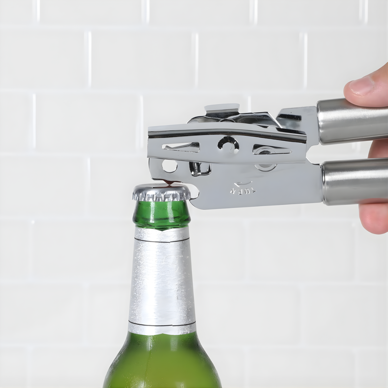 4503139-68fc4615212d0b761811afb3-f7fa4da0-1e6f-40f6-a717-695ede2f0532 Oster Baldwyn Multifunction Can Opener/Bottle Opener
